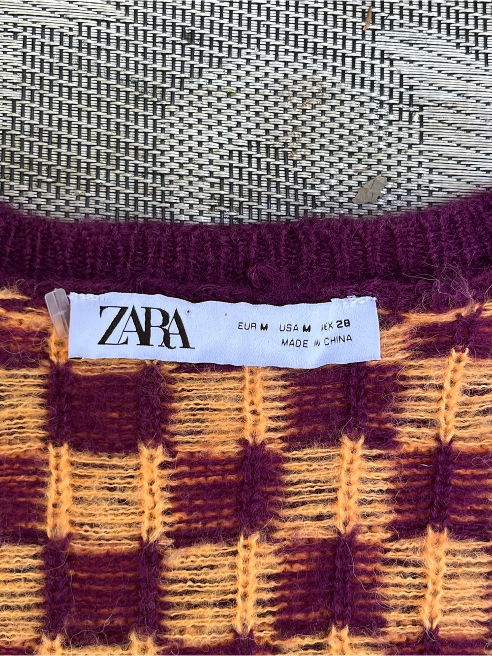 Zara Purple and Gold Checkered V-Neck Cropped Cardigan - Picture 7 of 8